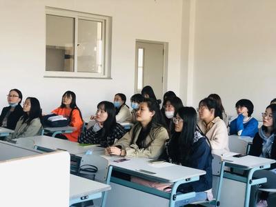 英語學院召開2018級研究生就業指導會，聚焦高效尋聘